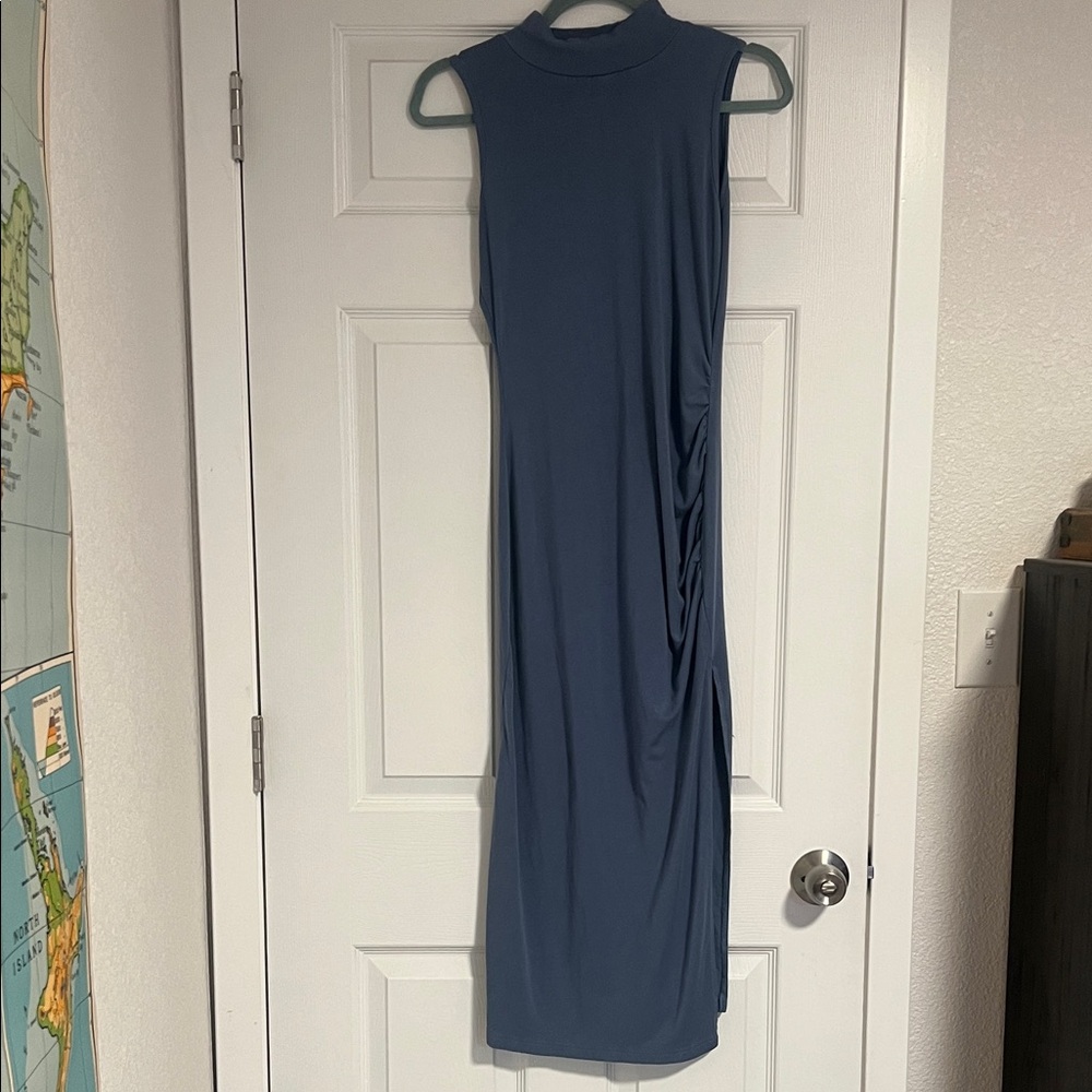 Chic Sleeveless Slate Midi Dress